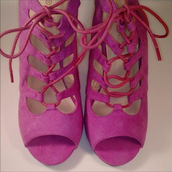 Lace Up Strappy Wedges - Picture 2 of 3